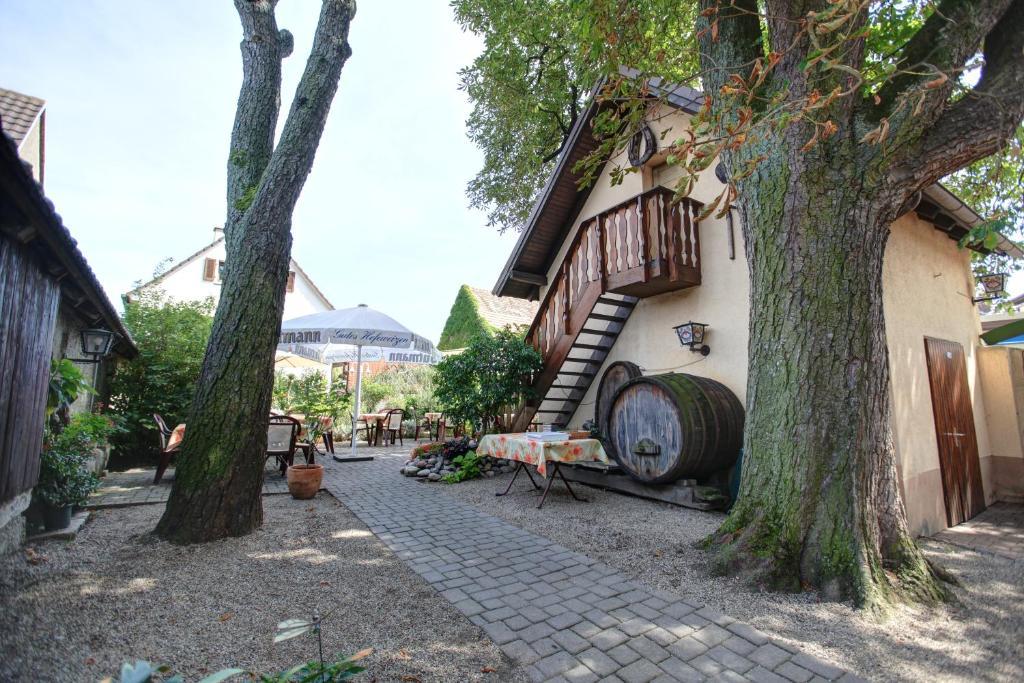 Hotel Gasthaus Zum Hirschen Oberrimsingen Exterior foto